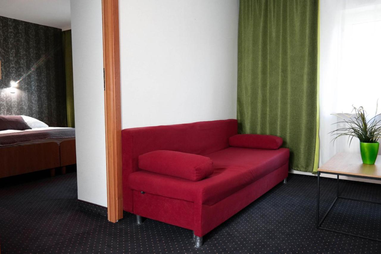 Hotel George Nadarzyn Extérieur photo